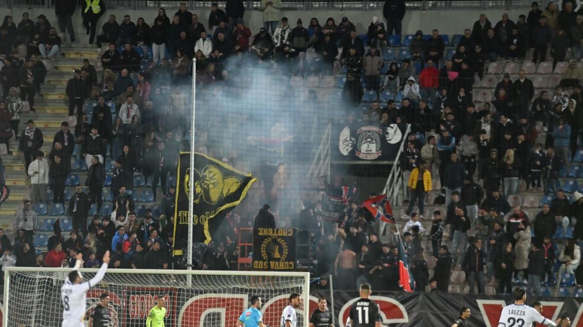 Crotone, la rincorsa playoff e i gol di capitan Gomez: ora l'esame Salernitana