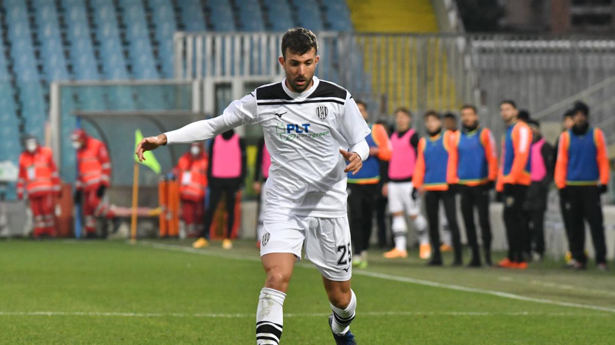 Foggia, si ferma Davide Petermann: rottura del crociato 