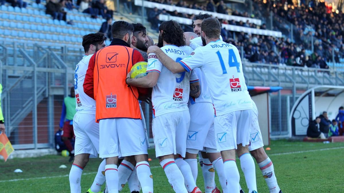 Benevento-Catania, rossazzurri da record: il settore ospiti sarà sold-out