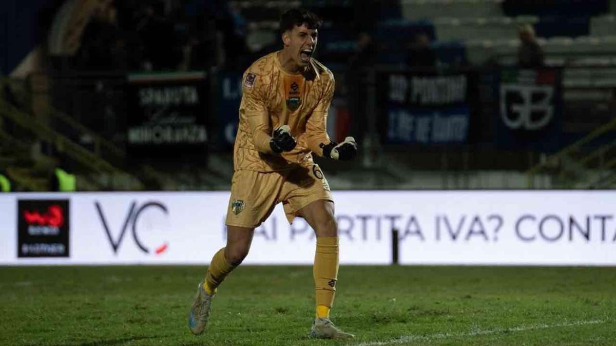 Davide Mastrantonio in esultanza (@latinacalcio1932official - Alessandro Mascia)