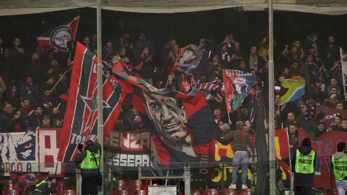 Potenza-Cosenza: limitazione nella vendita dei biglietti per i residenti a Cosenza