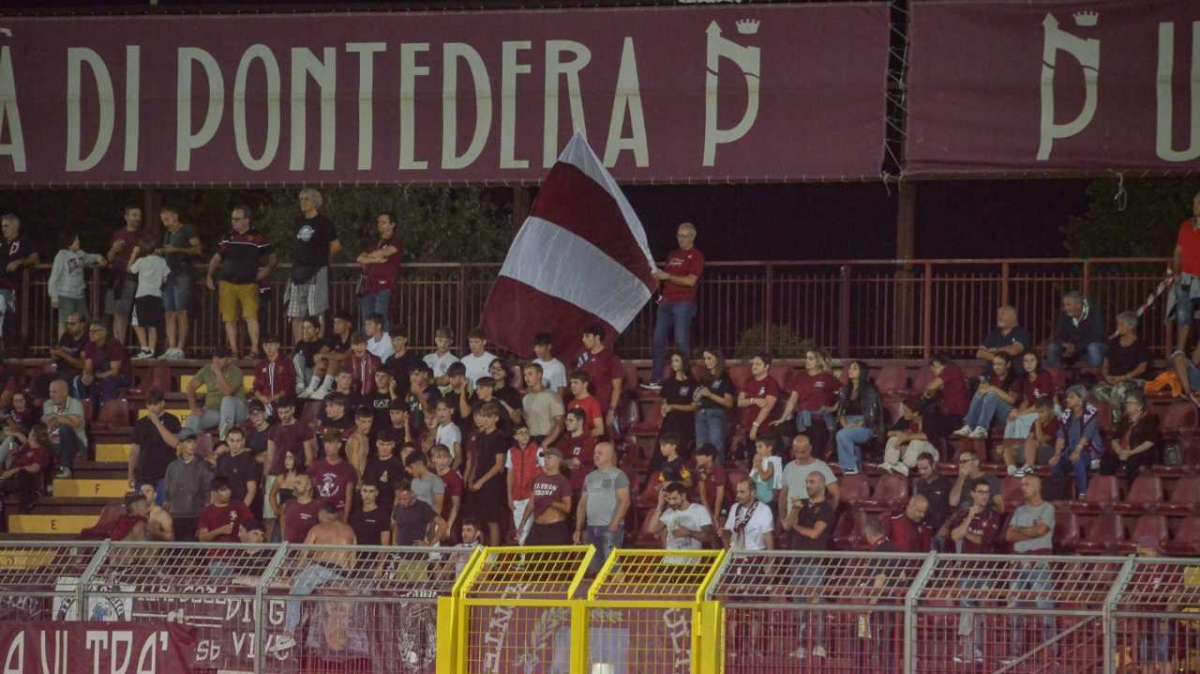 Tifosi del Pontedera, crediti Us Pontedera, www.lacasadic.com
