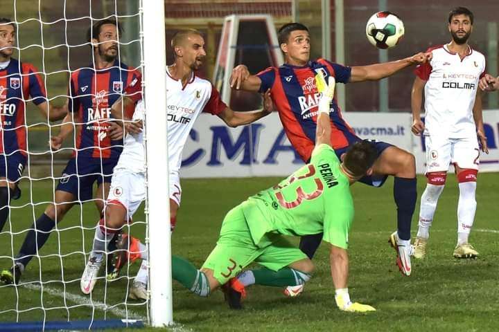 Come l'idolo Julio Cesar: Pietro Perina, il pararigori della Turris