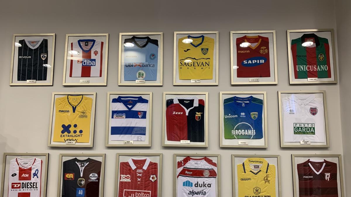 Vis Pesaro, visita della squadra ai bambini del Salesi di Ancona