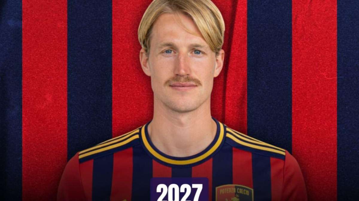 Niko Kirwan con la maglia del Potenza (credit: Potenza Calcio) - www.lacasadic.com