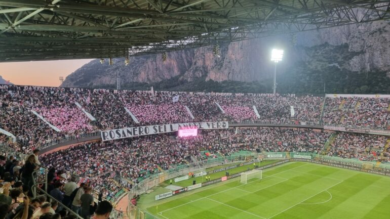 Palermo curva tifosi stadio