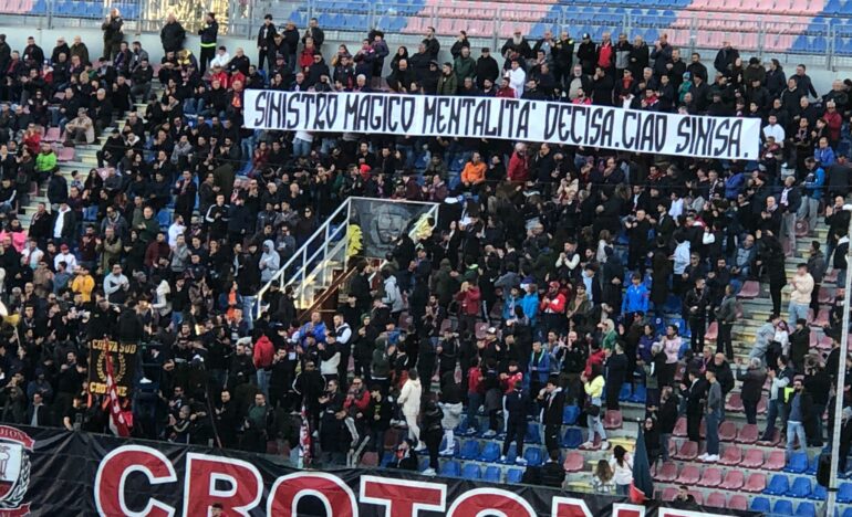 Crotone striscione Mihajlovic