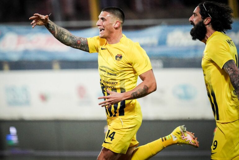 Riggio in maglia Viterbese