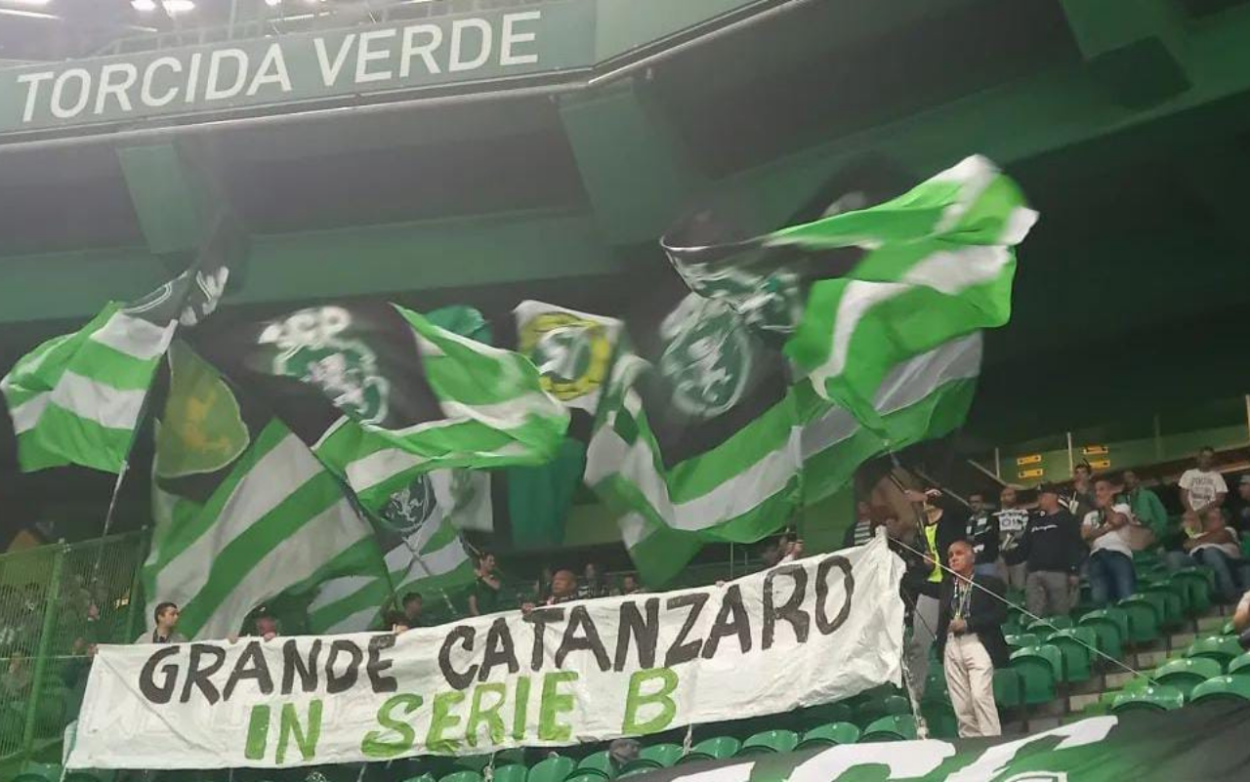 sporting lisbona striscione catanzaro