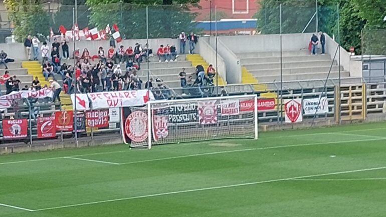 Striscione tifosi Triestina