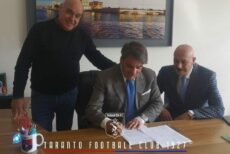 Taranto rinnovo Capuano firma