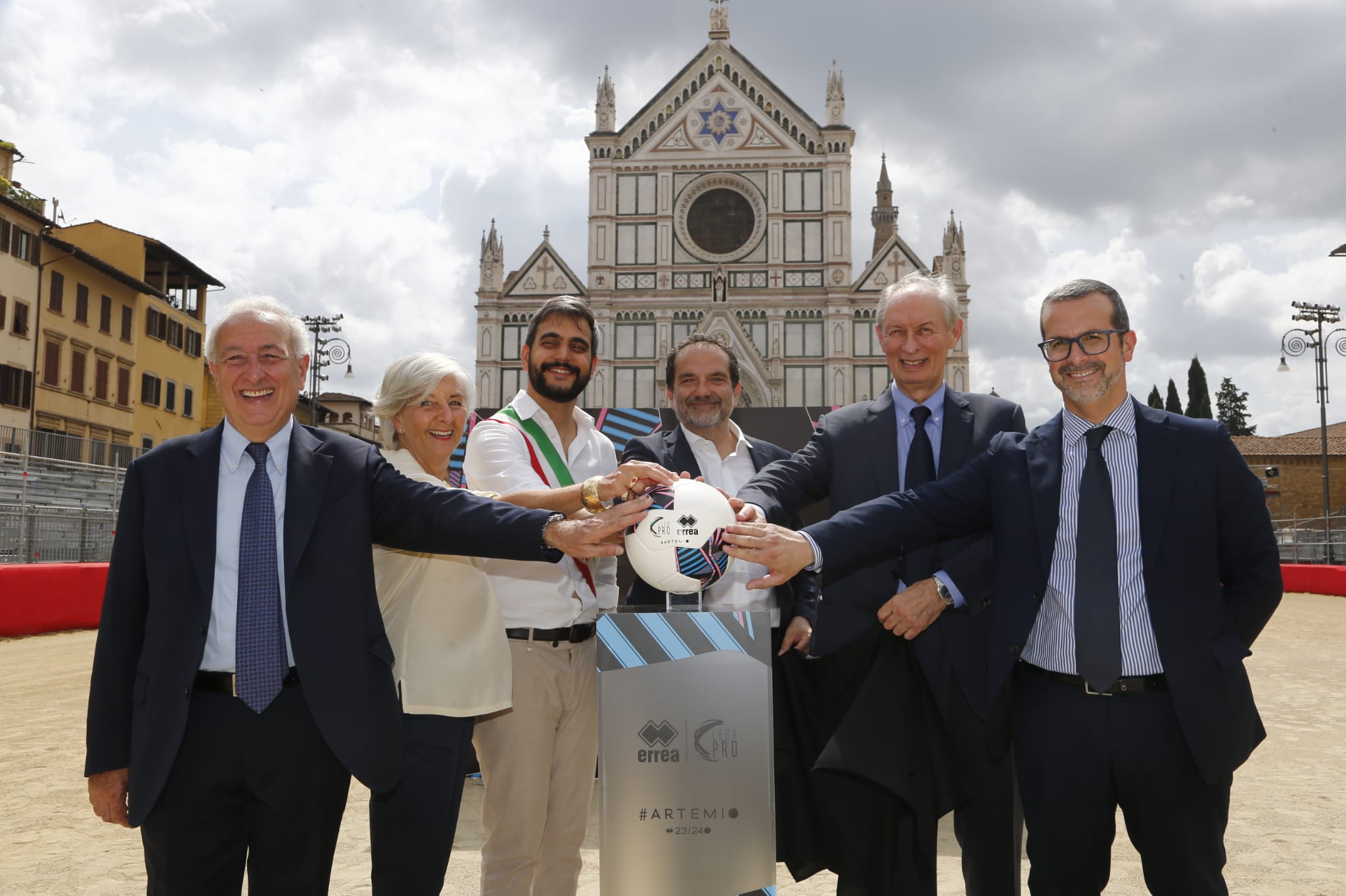 Presentato Artemio: è il pallone ufficiale della Serie C 2023-24. Dedicato  a Franchi - TUTTO mercato WEB