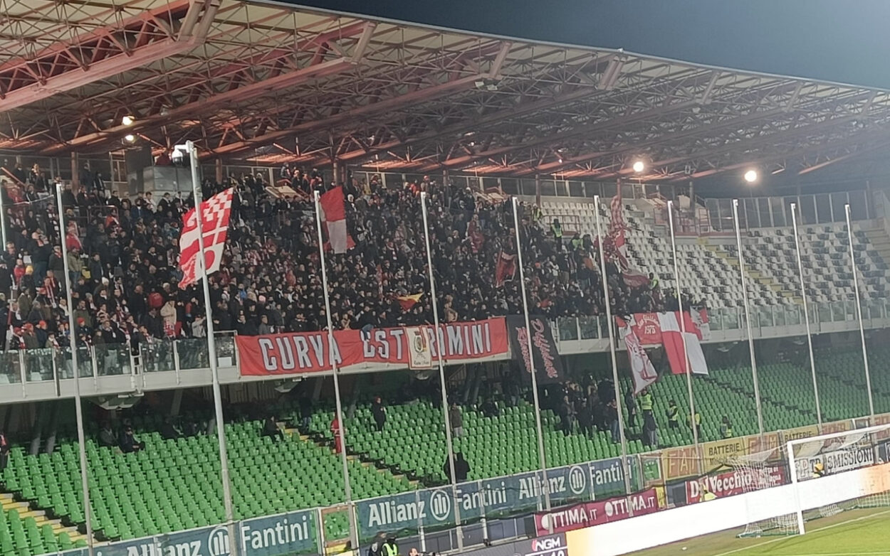 Rimini Tifosi a Orogel Stadium