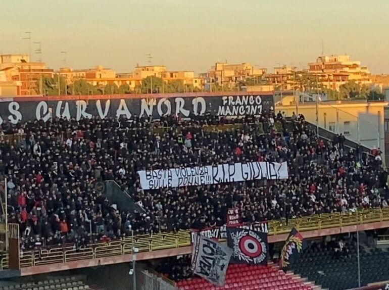 foggia striscione giulia