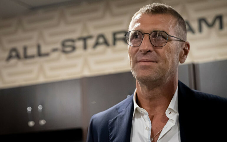 Massimo Carrera interno
