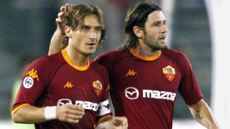 Totti in campo con la Roma
