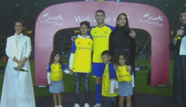 cristiano-ronaldo-presentazione-screen copertina