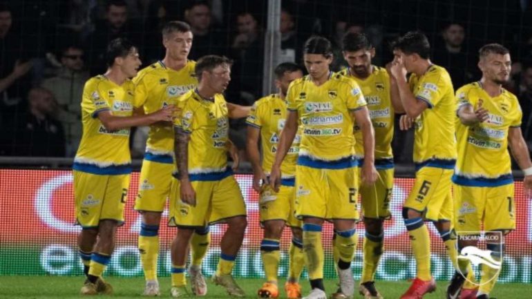 squadra Pescara copertina