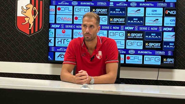 Cernigoi calciatore del Rimini in conferenza stampa