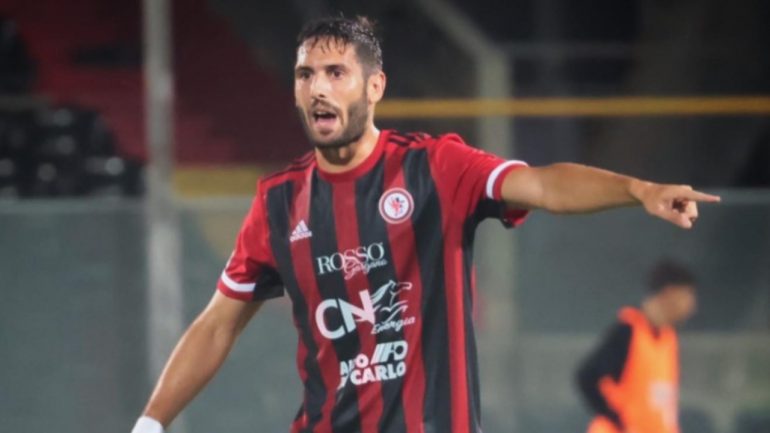 Luigi Carillo con la maglia del Foggia (credit_ Calcio Foggia) _ www.lacasadic.com