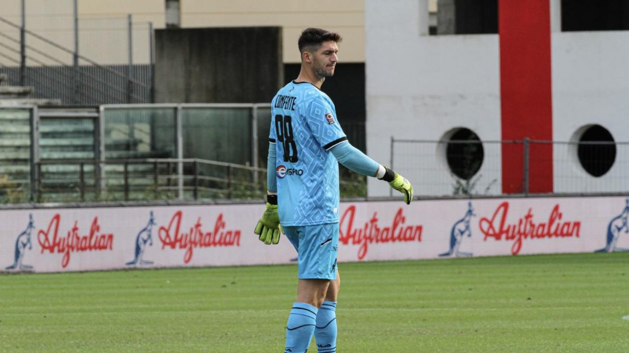 Confente con la maglia del Vicenza