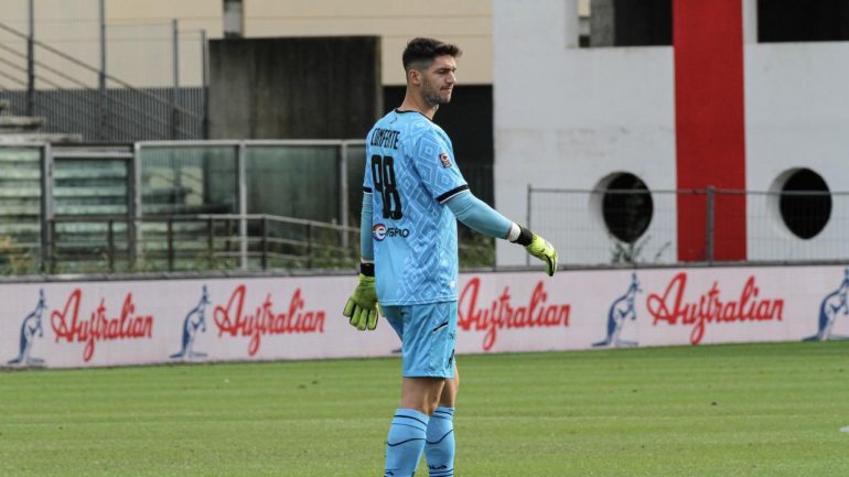 Confente con la maglia del Vicenza