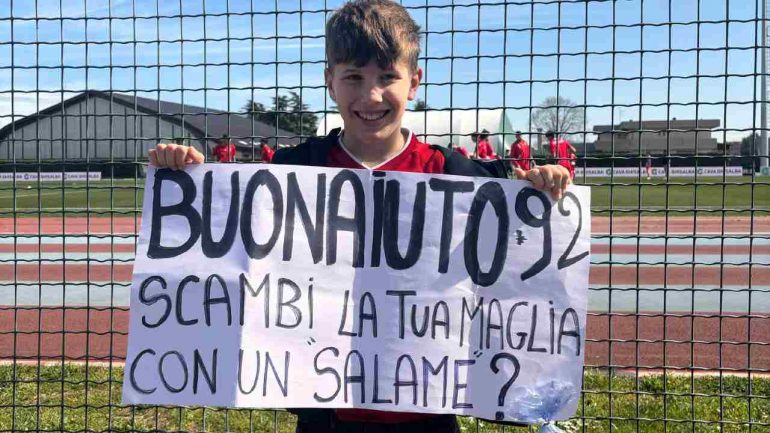 Tifoso del Padova chiede la maglia di Buonaiuto | lacasadic.com