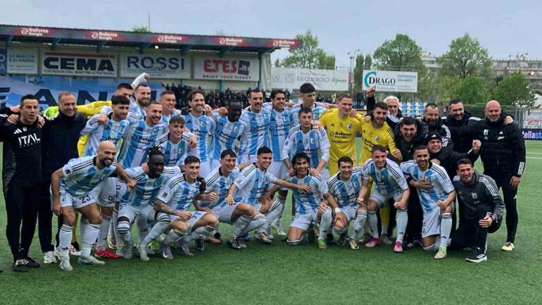 Promozione Virtus Entella, la festa dei giocatori in campo
