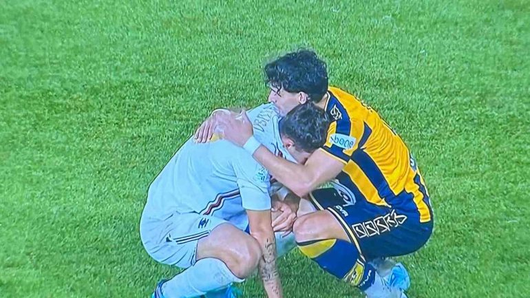 Giocatore della Sampdoria in lacrime al termine della partita