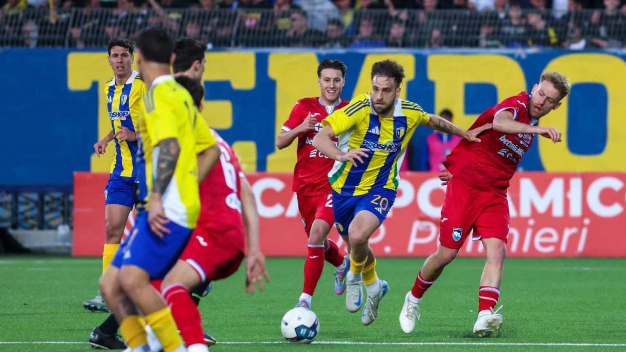 Sainz-Maza contro il Pescara, credit: SS Audace Cerignola 1912 / lacasadic.com