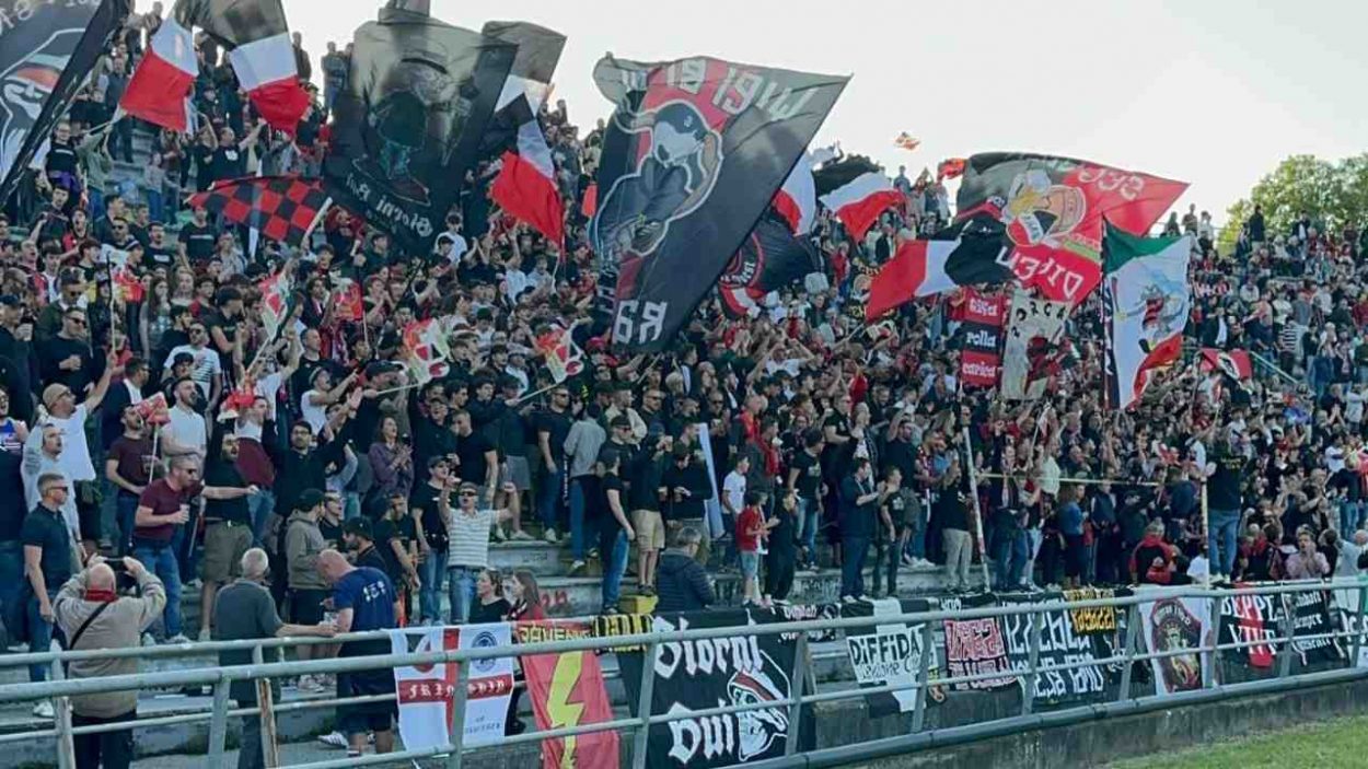 I tifosi della Lucchese / www.lacasadic.com