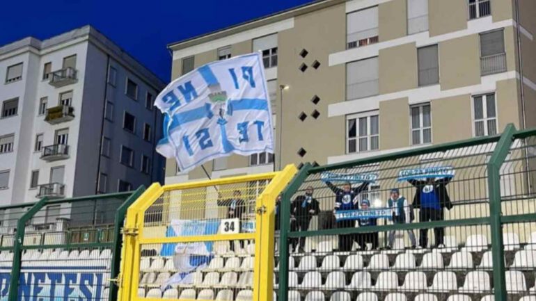 Pineto tifosi, screen | lacasadic.com