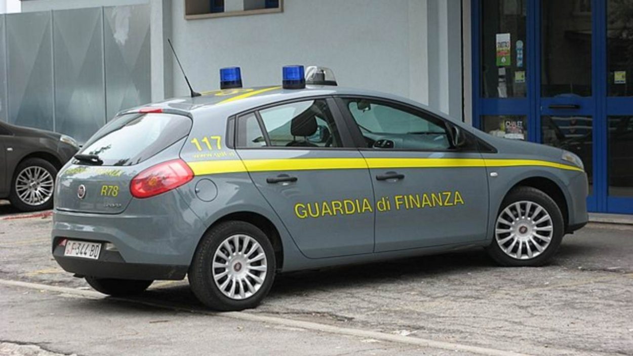 Guardia di Finanza (wikimedia commons) _ www.lacasadic.com