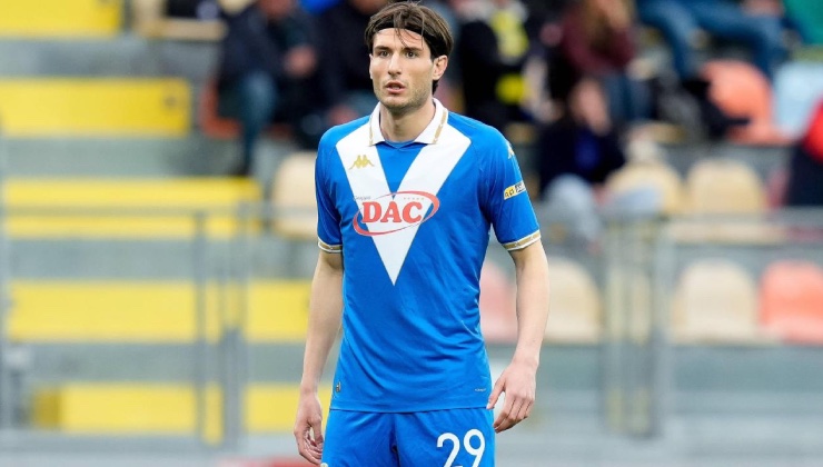Borrelli con la maglia del Brescia, credit: IMAGO / www.lacasadic.com