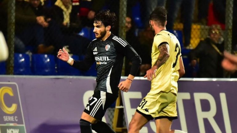 Lorenzo Podda con la maglia del Sestri Levante