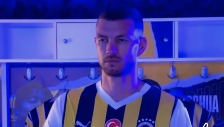 Edin Dzeko con la maglia del Fenerbahce
