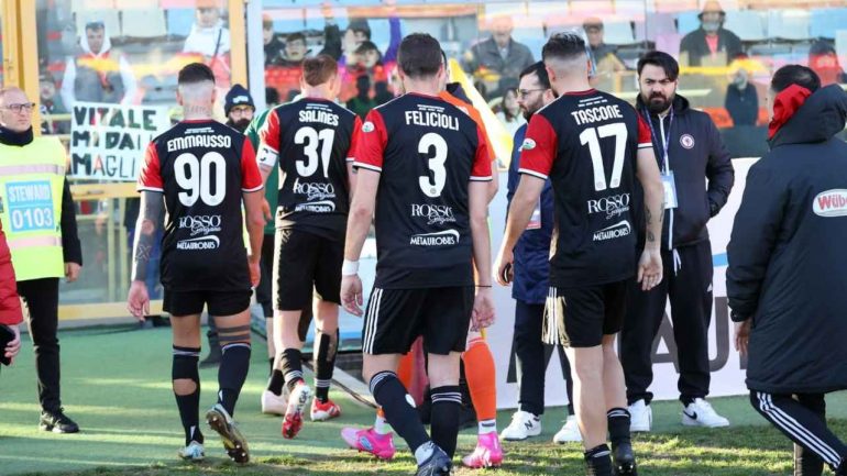 La squadra del Foggia rientra negli spogliatoi
