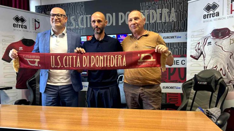 Il ds Varrà insieme al presidente Millozzi e all'AD Signorini