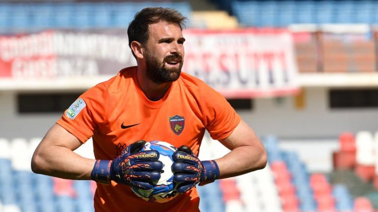 Alessandro Micai con la maglia del Cosenza Calcio crediti IMAGO, www.lacasadic.com