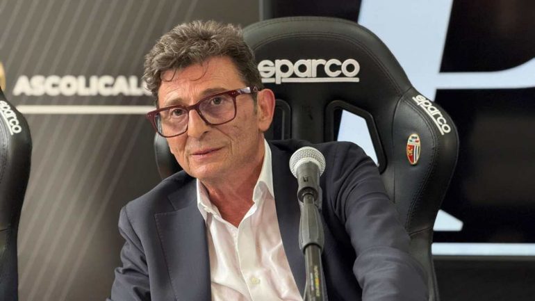 Passeri in conferenza stampa