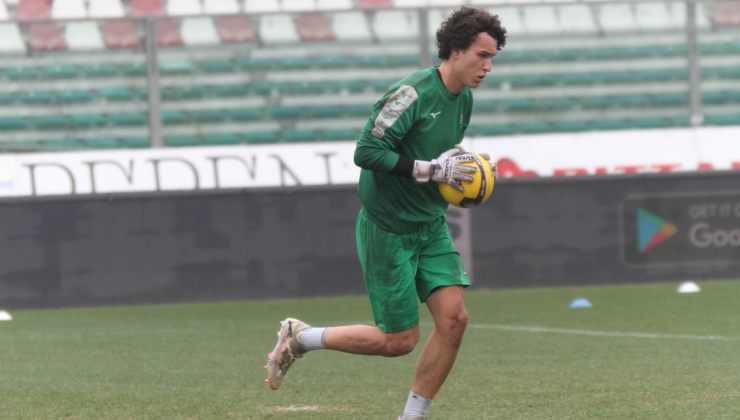 Rovida con la maglia della Pro Patria