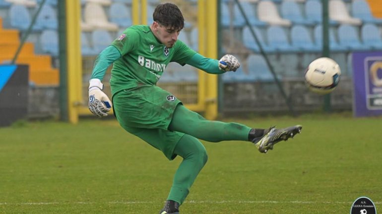 Stefano Mangiapoco con la maglia della Giana Erminio