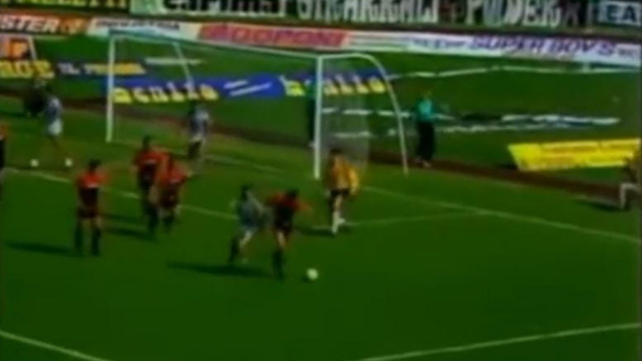 Un'azione di gioco di Ascoli-Sambenedettese, 36^ giornata del campionato di Serie B 85-86