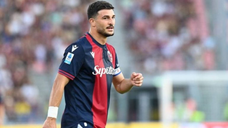 Orsolini con la maglia del Bologna, crediti Imago, www.lacasadic.com