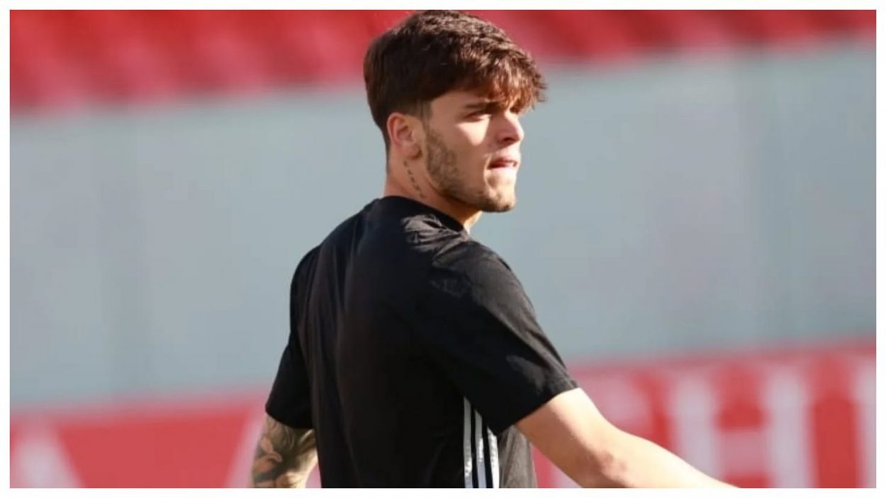 Alessandro Silvestro con la maglia del Foggia - Credits: Calcio Foggia 1920 - www.lacasadic.com