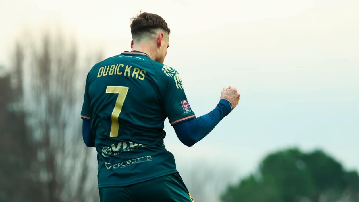 Edgaras Dubickas con la maglia della Feralpisalò