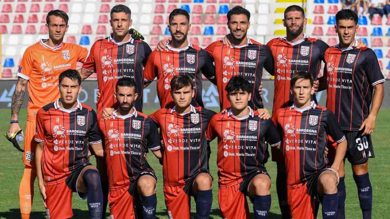 Foto di squadra della Torres (Credit_ Torres Sassari)