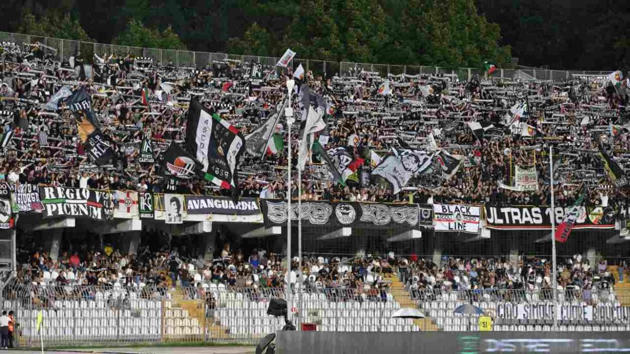 La Curva dell'Ascoli (Credit_ Ascoli Calcio 1898)
