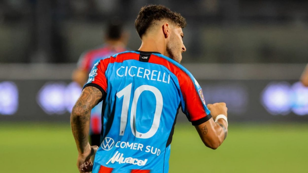 Emanuele Cicerelli con la maglia del Catania (credit: Riccardo Caruso) - www.lacasadic.com