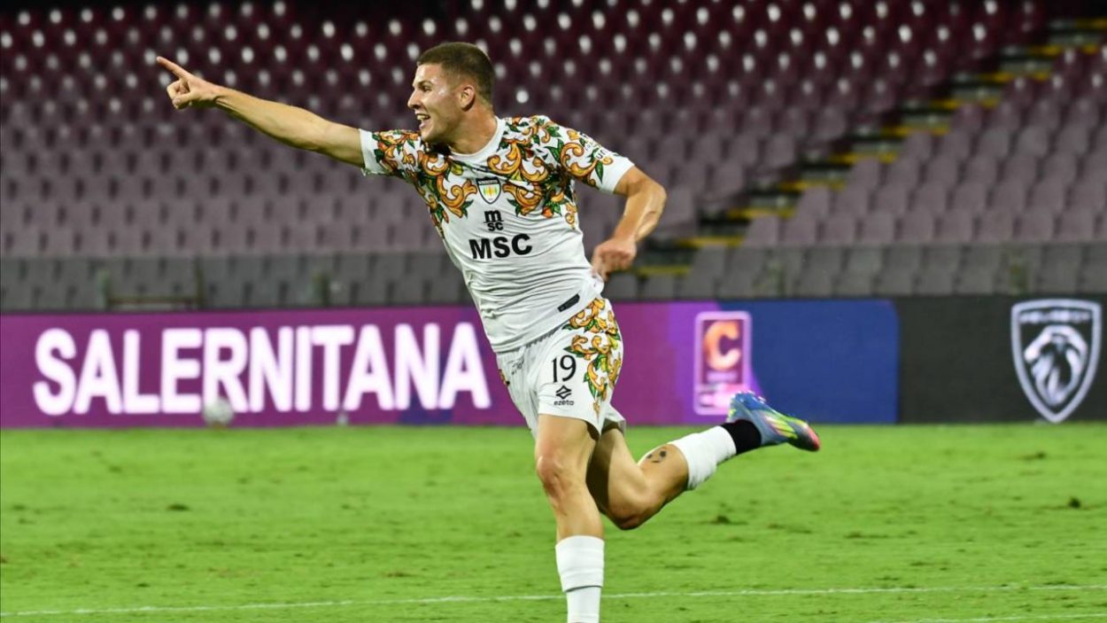 Diego Russo con la maglia del Sorrento (credit: Sorrento Calcio) - www.lacasadic.com